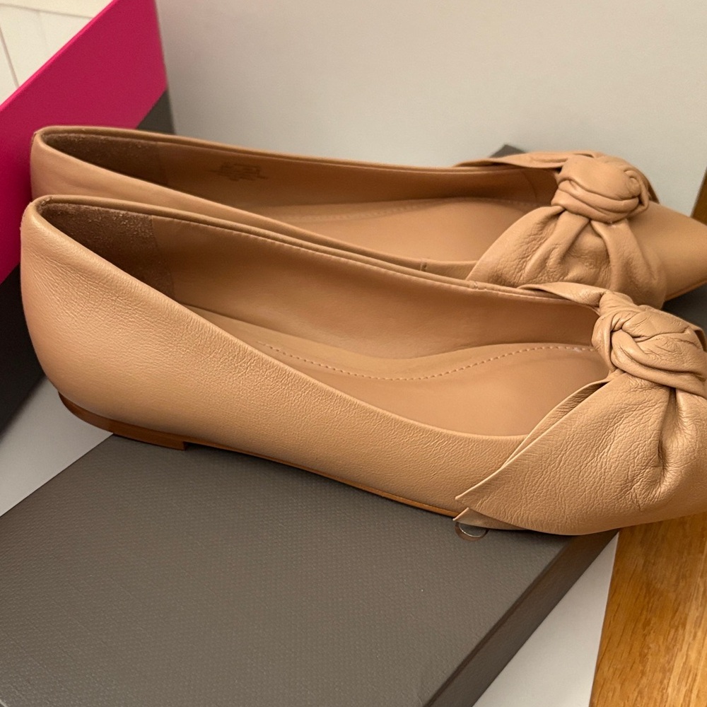 Vince Camuto Tan Knotted Pointed-Toe Flats NWOT - Picture 5 of 10